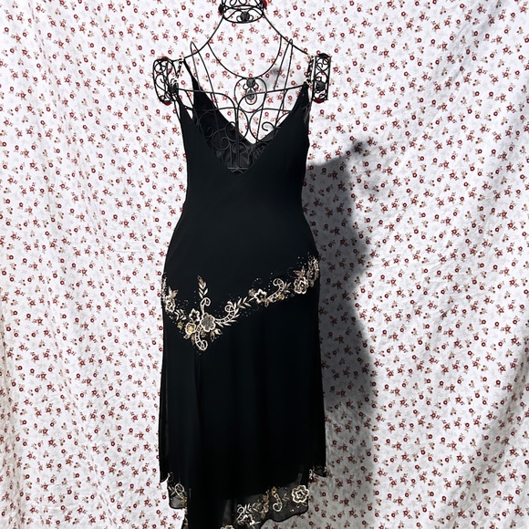 Cache Beaded Asymmetrical Dress with Flowers - Picture 4 of 7